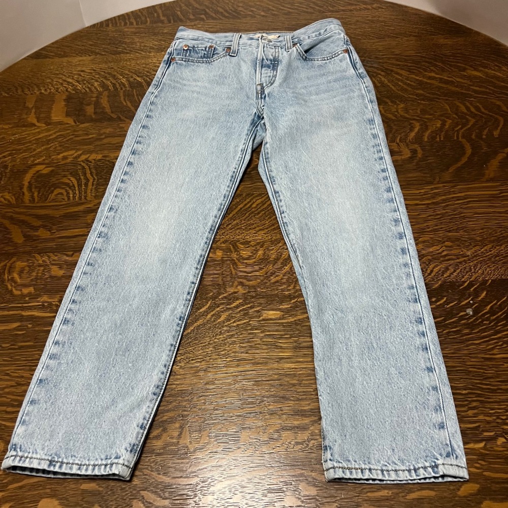 Levi's Premium Wedgie Straight Women 25 Light Wash Denim Jeans 34964-0071